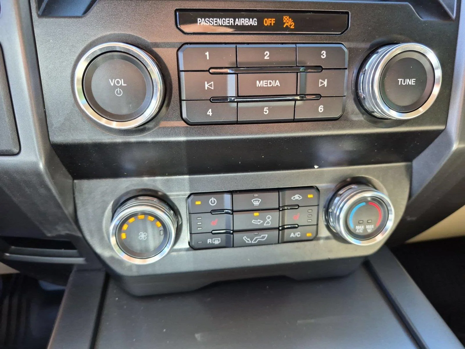 Used 2020  Ford XLT image 26