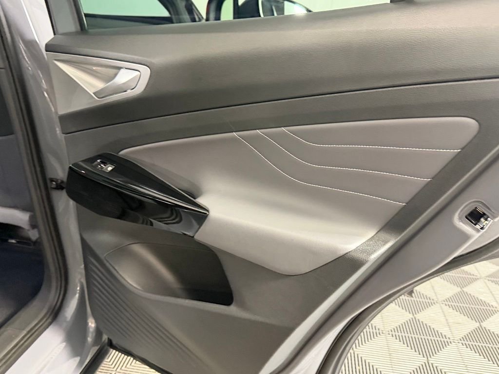 Used 2023 Gray Volkswagen Pro S image 28