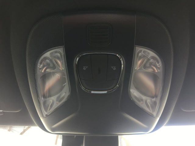 New 2026 Hydro Blue Pearl-Coat Exterior Paint Jeep Latitude image 23