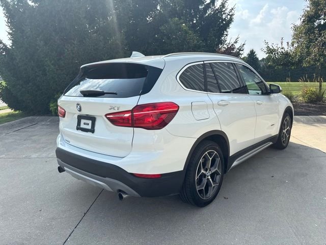 Used 2017 White BMW xDrive28i image 7