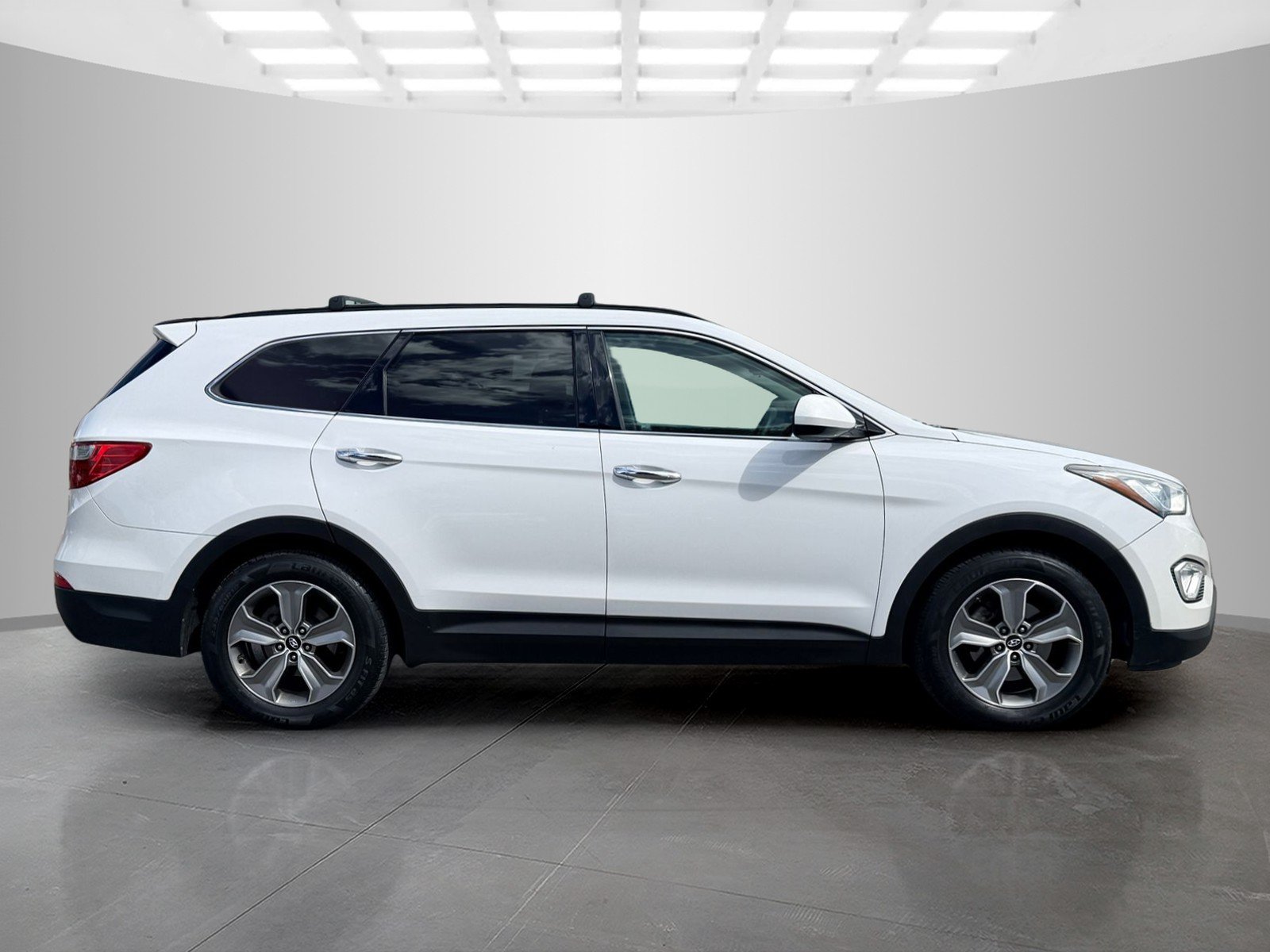 Used 2015 White Hyundai GLS image 4