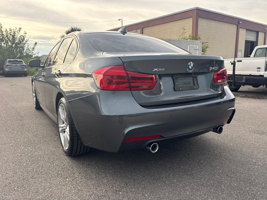 Used 2018 Gray BMW 340i xDrive image 5
