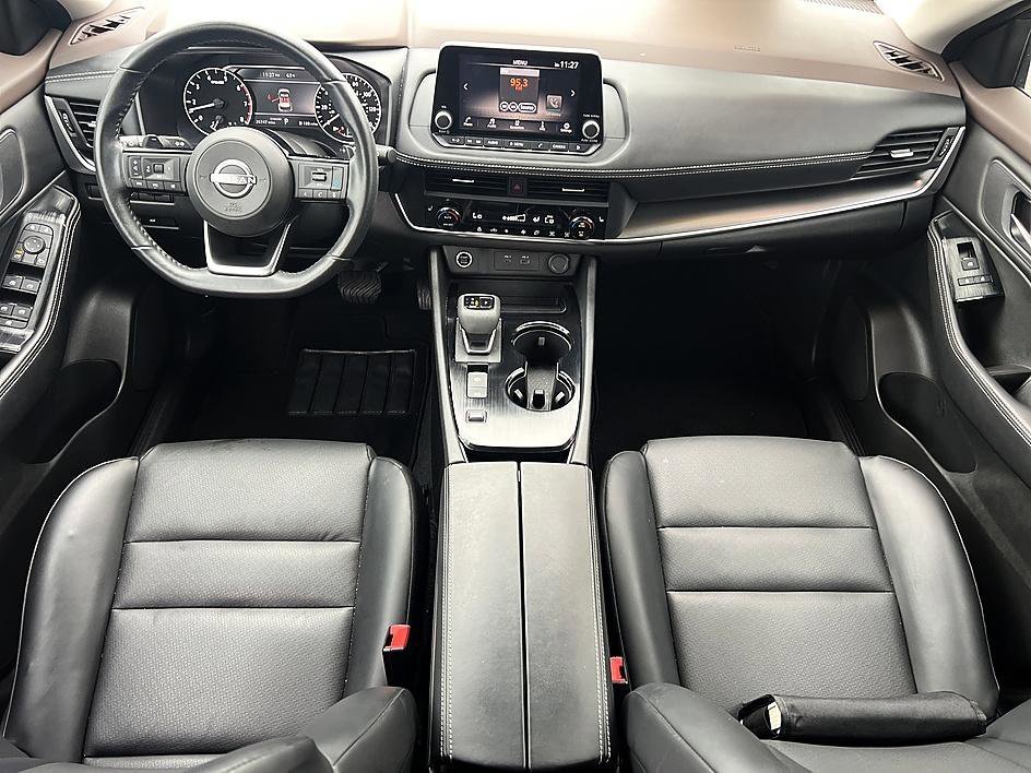 Used 2023 Gun Metallic Nissan SV image 18