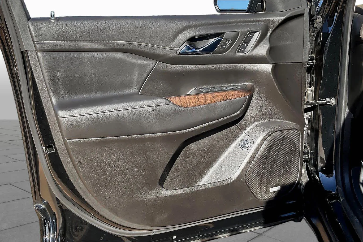 Used 2023 Ebony Twilight Metallic GMC Denali image 21