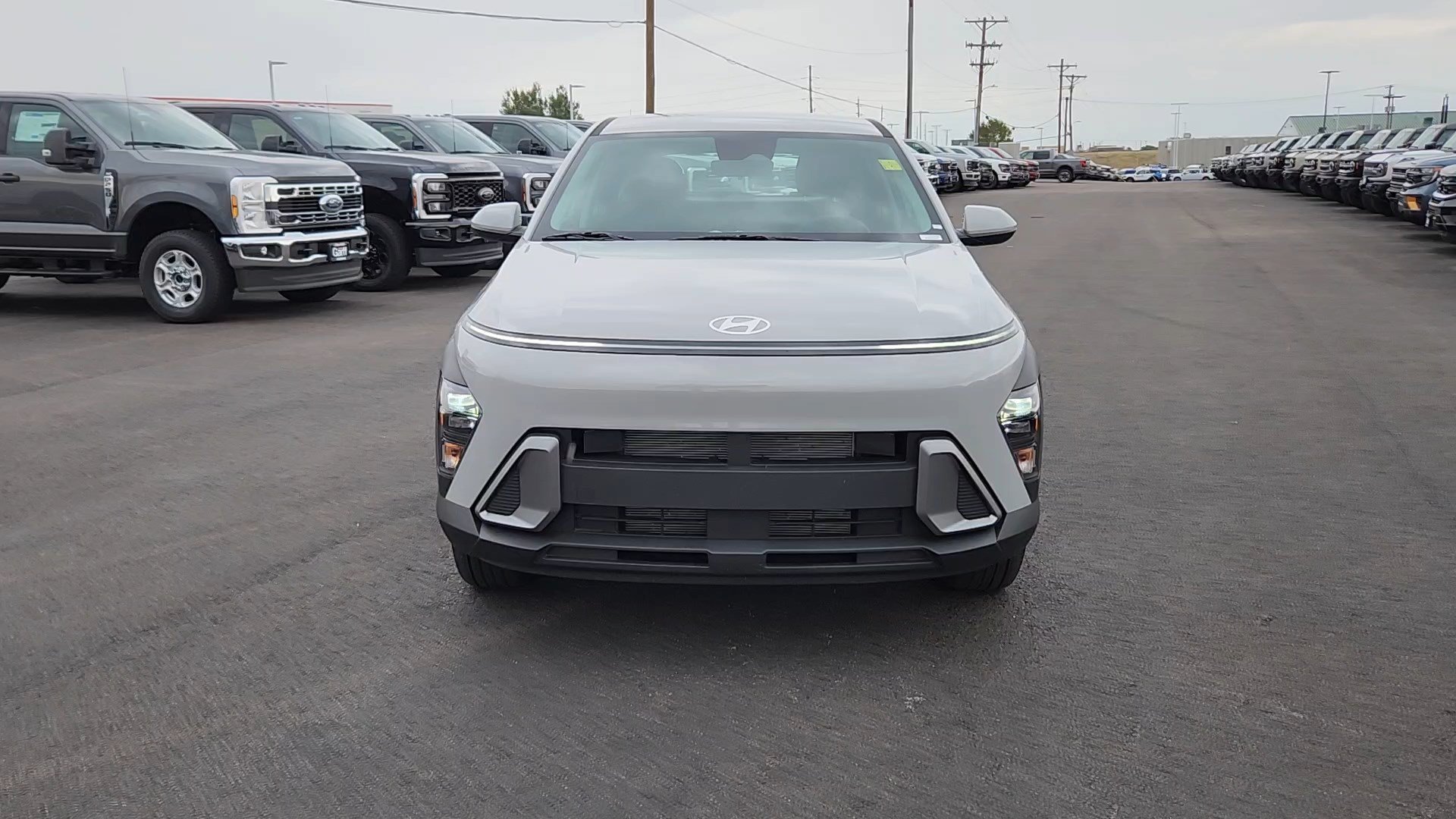 Used 2026 Cyber Gray Metallic Hyundai SE image 4