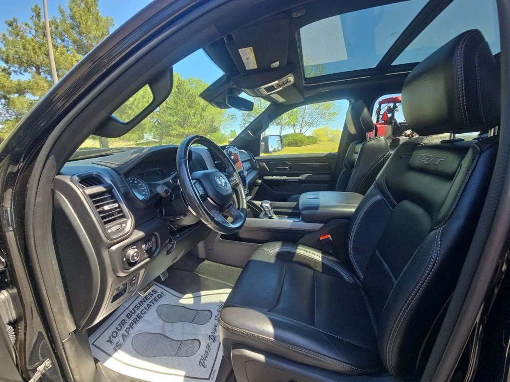 Used 2022 Black Ram Laramie image 25