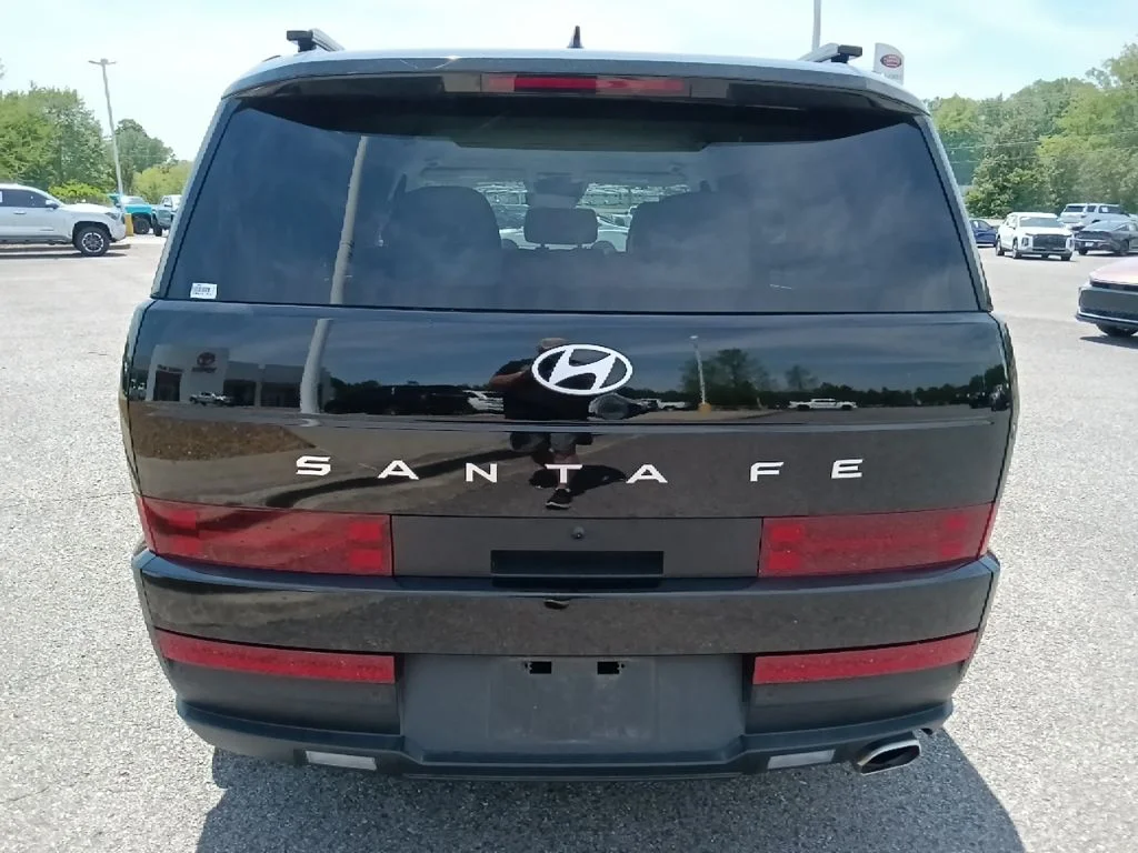 Used 2026 Black Hyundai SEL image 4