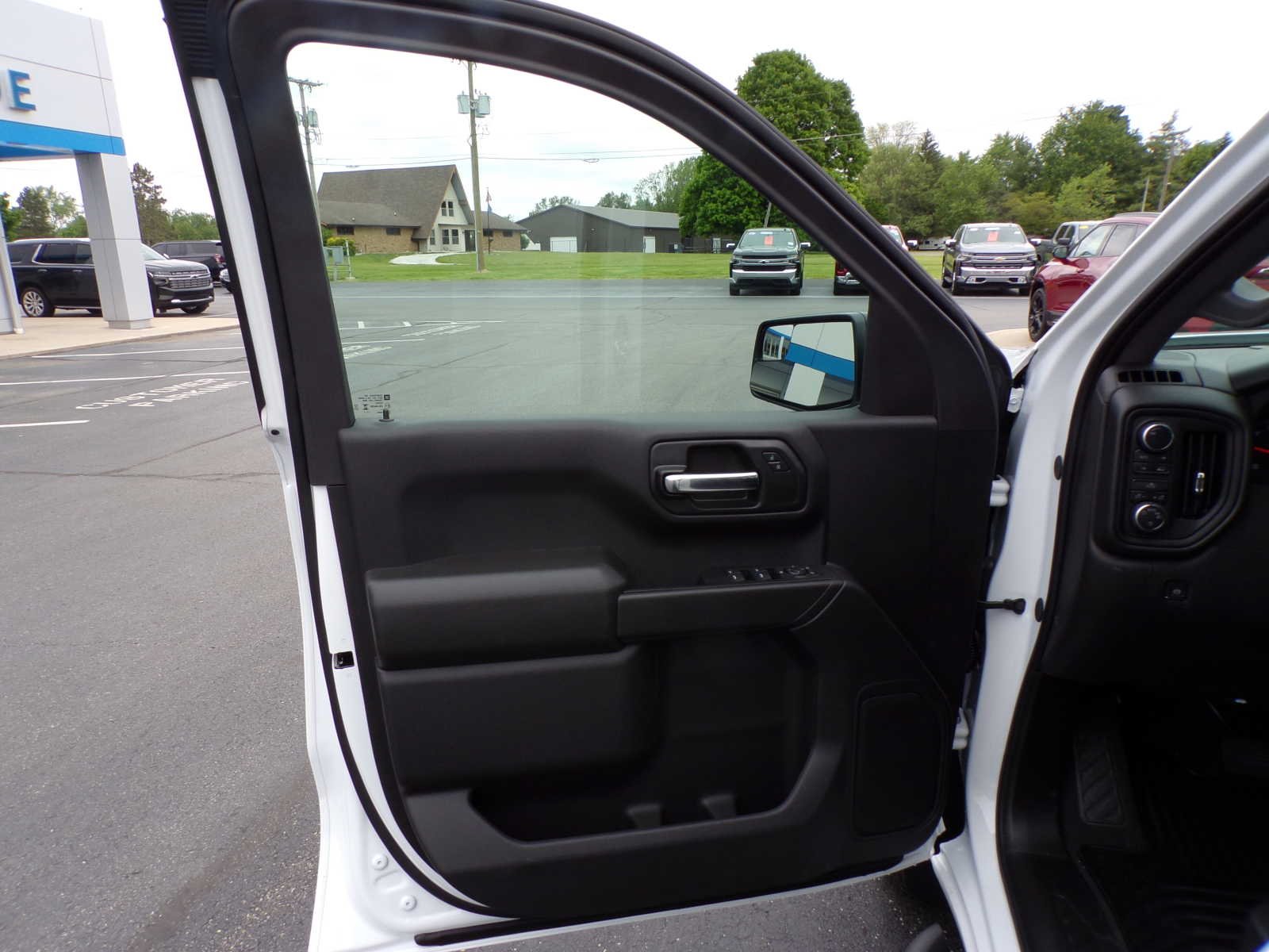 2024 Chevrolet Silverado 1500 Custom - Photo 7