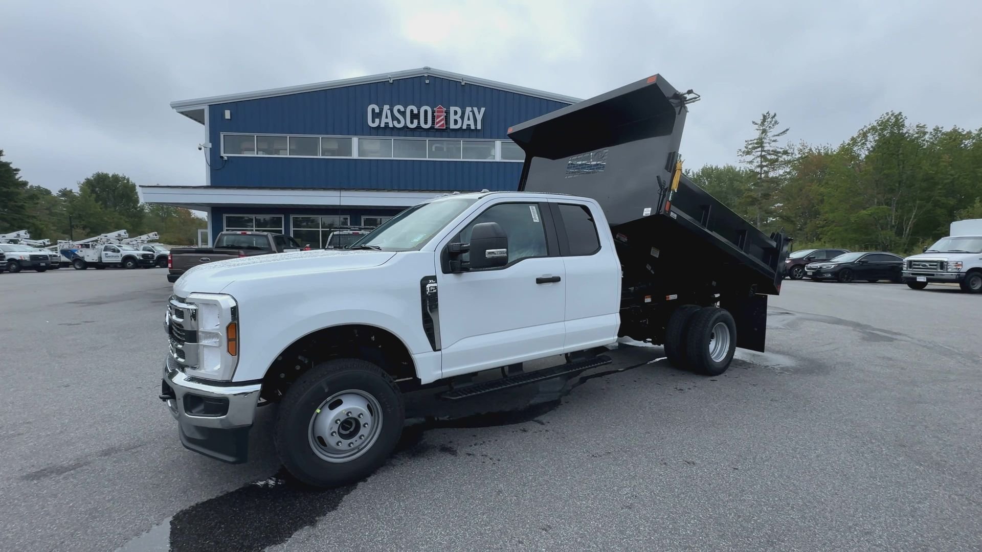 New 2026 Oxford White Ford F-350® XL image 17