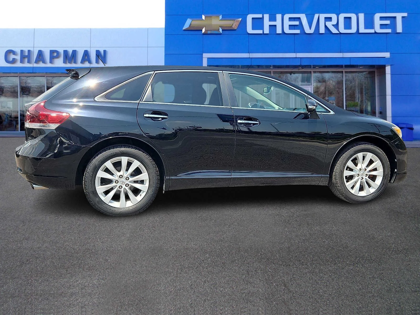 Used 2013 Black Toyota XLE image 7