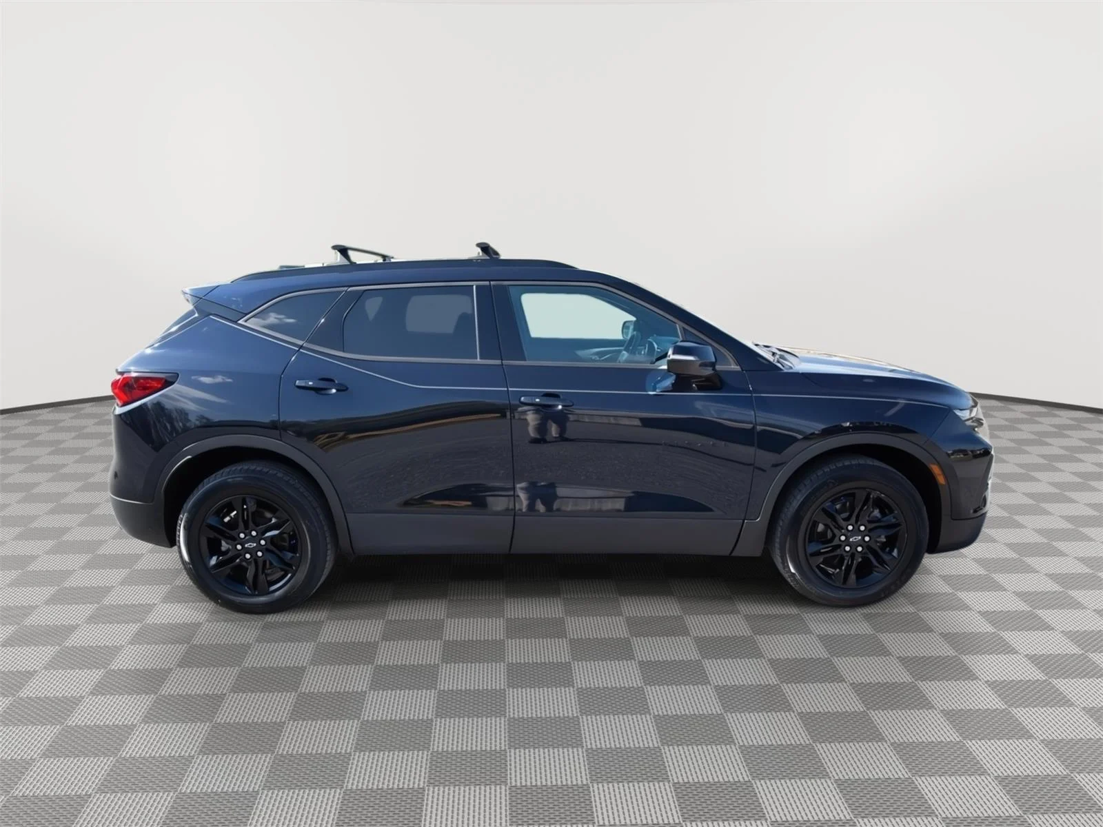 Used 2021 Midnight Blue Metallic Chevrolet 2LT image 4