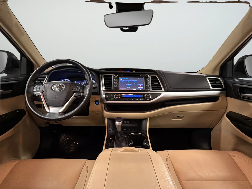 Used 2019 Red Toyota XLE image 8