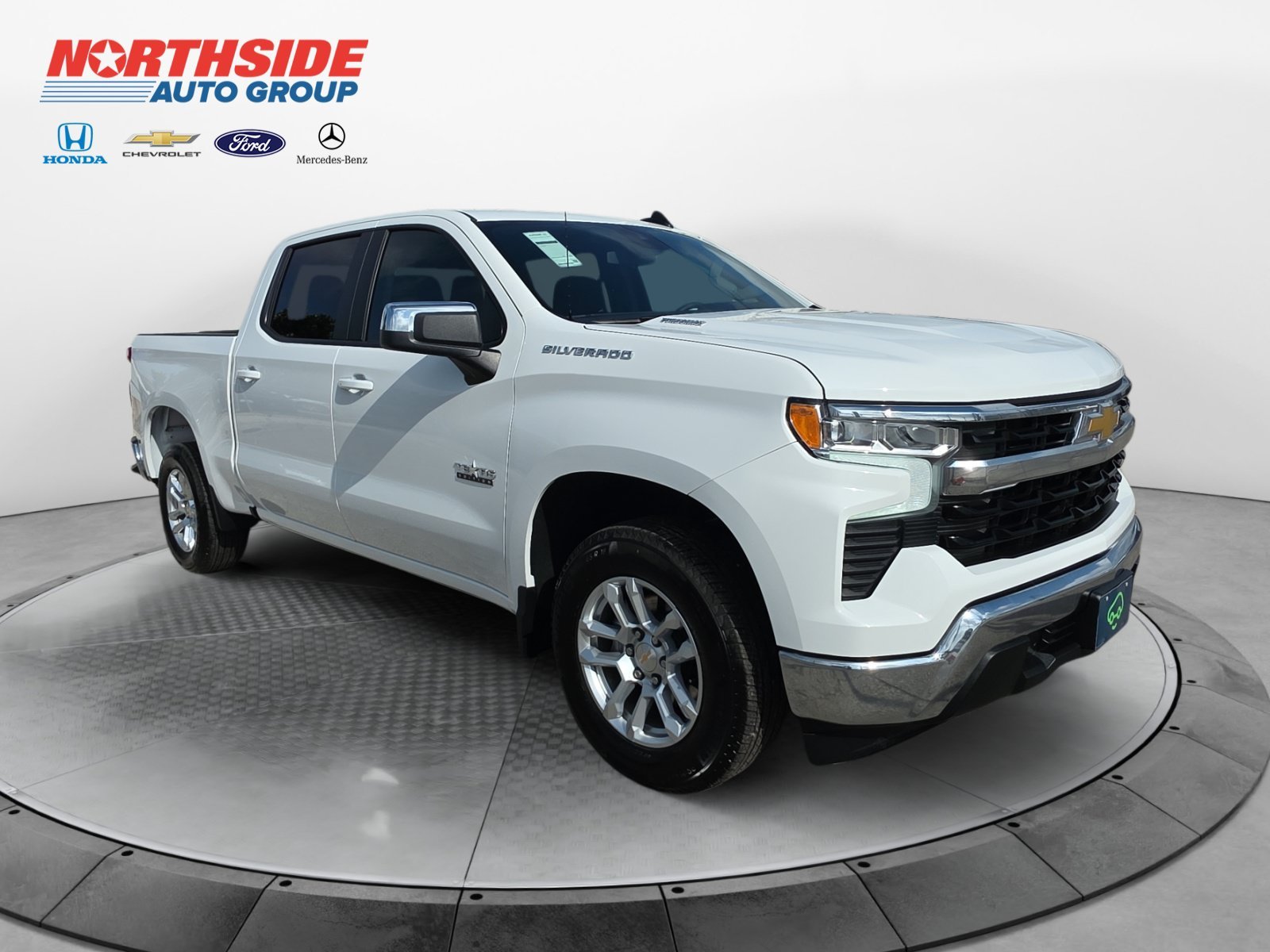 Used 2026 Summit White Chevrolet LT image 1