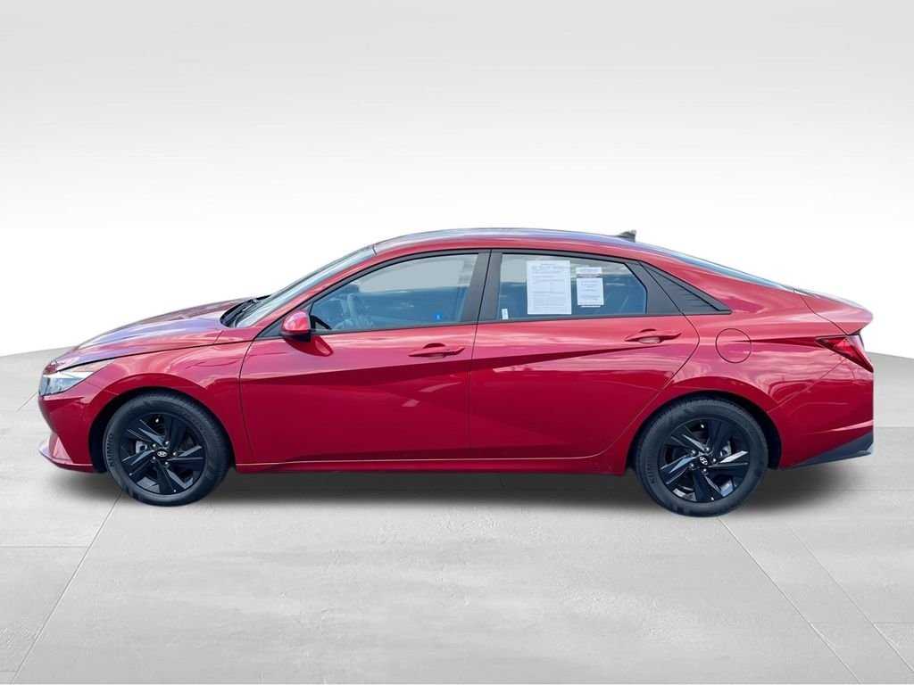 Used 2023 Red Hyundai Blue image 5