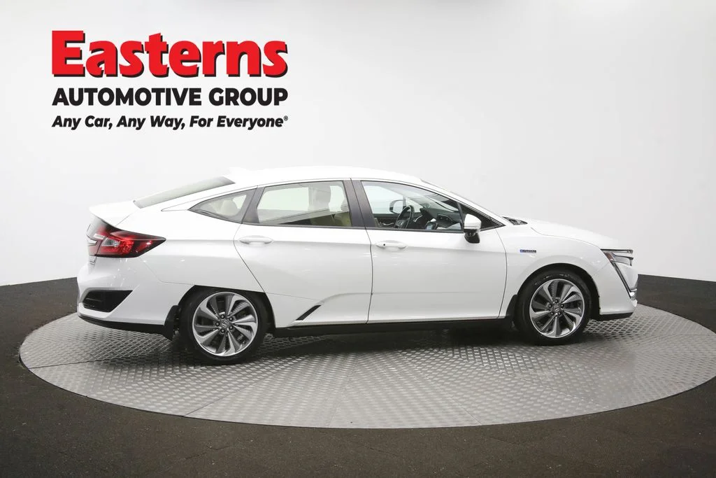 Used 2018 White Honda Touring image 42