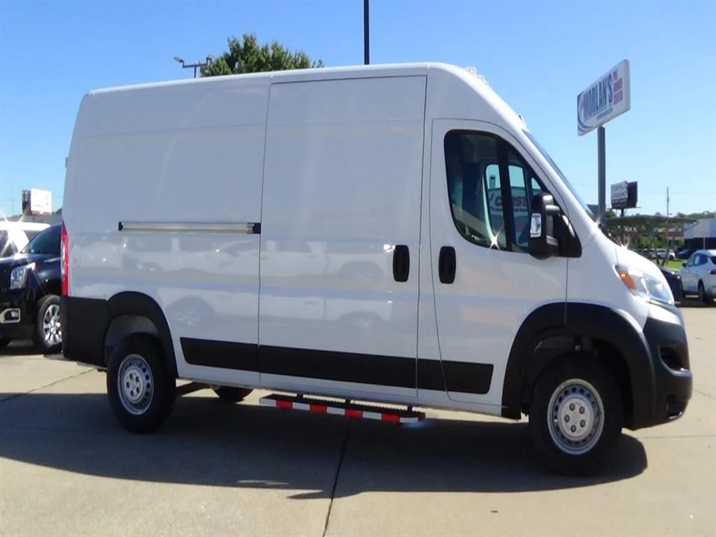 Used 2025 Bright White Clear Coat (pw7) RAM Tradesman 2500 image 5