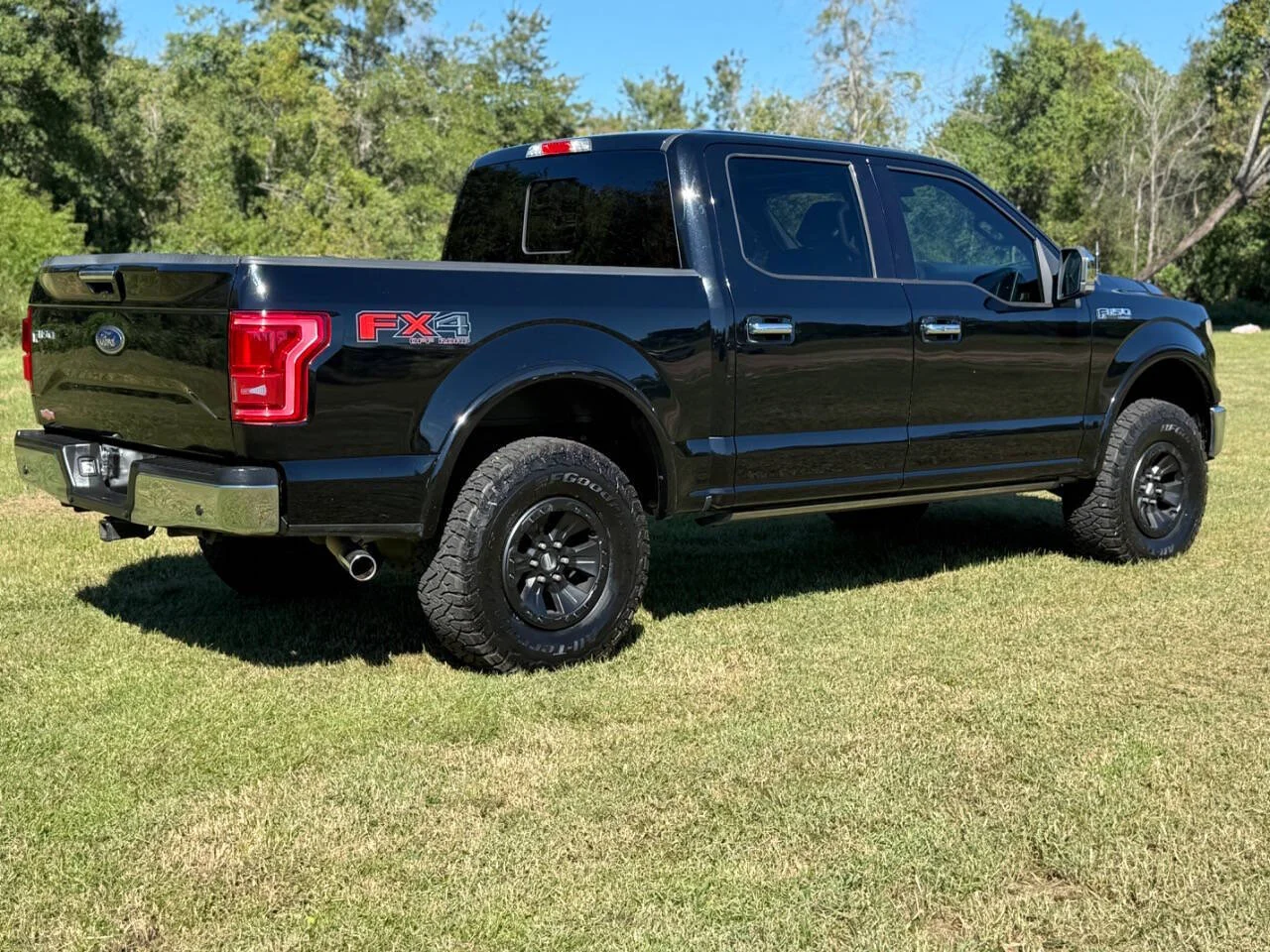 Used 2017 Black Ford Lariat 4x4 4dr SuperCrew 5.5 ft. SB image 5