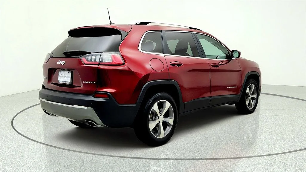 Used 2019 Velvet Red Pearlcoat Jeep Limited 4x4 image 5