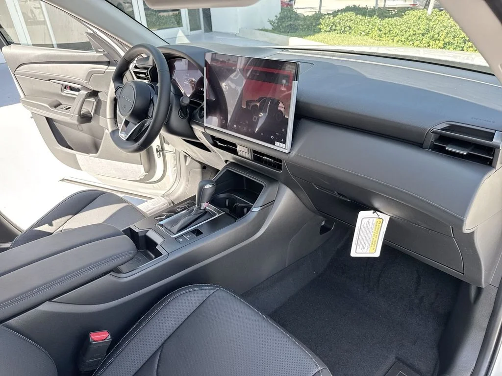 New 2026 White Metallic Mazda 2.5 S Premium Plus AWD image 32