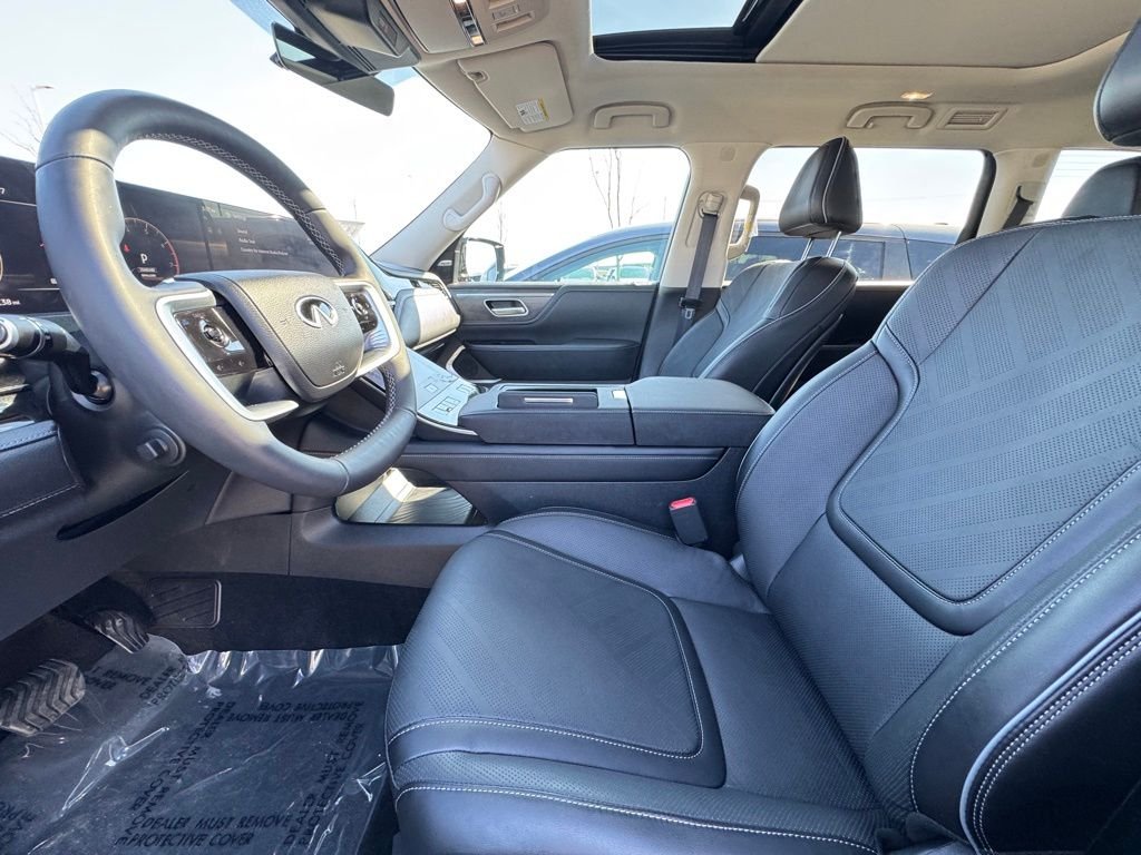 Certified Used 2026 Black Obsidian INFINITI LUXE image 19