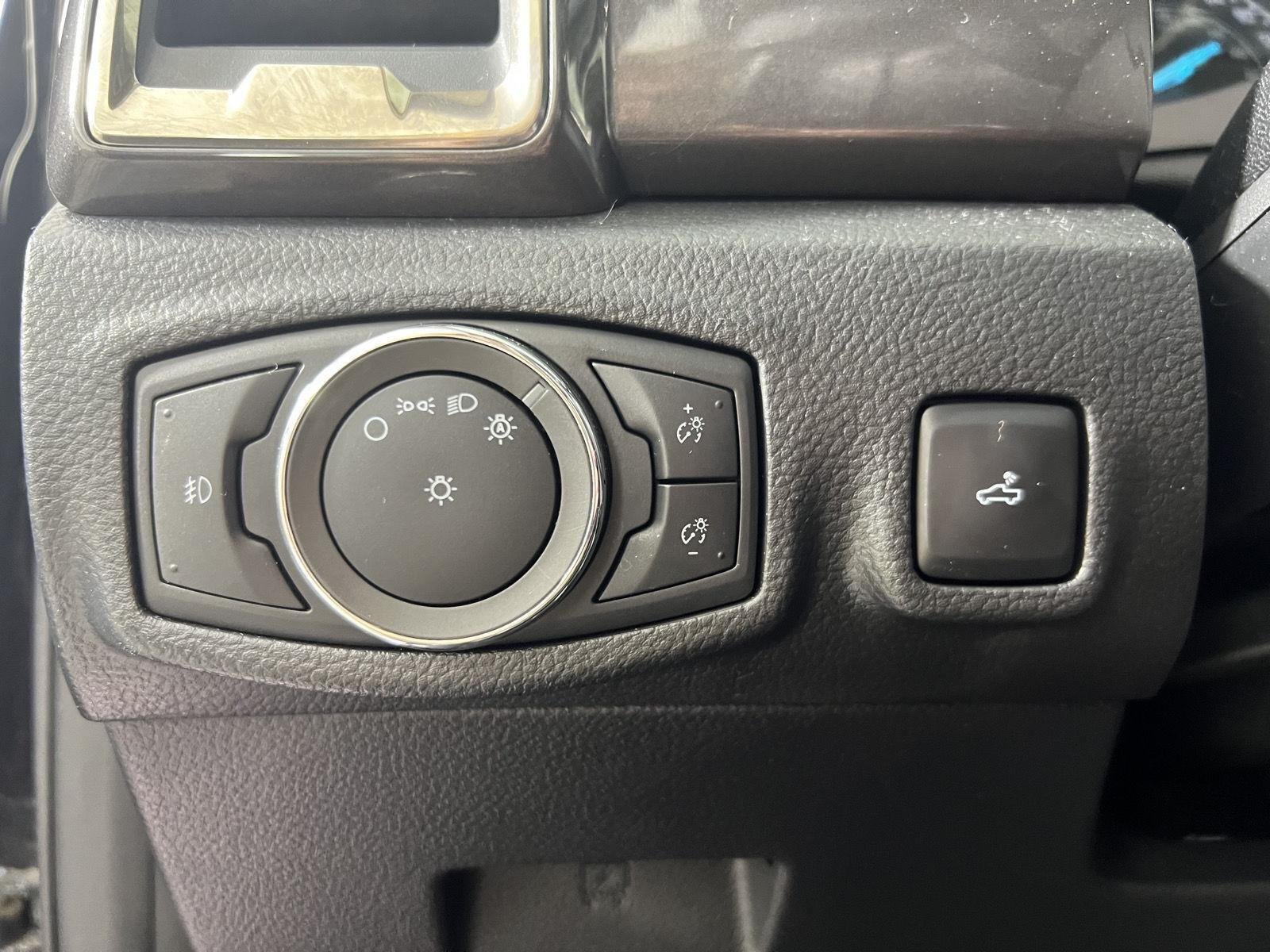 Used 2020 Shadow Black Ford LARIAT image 16