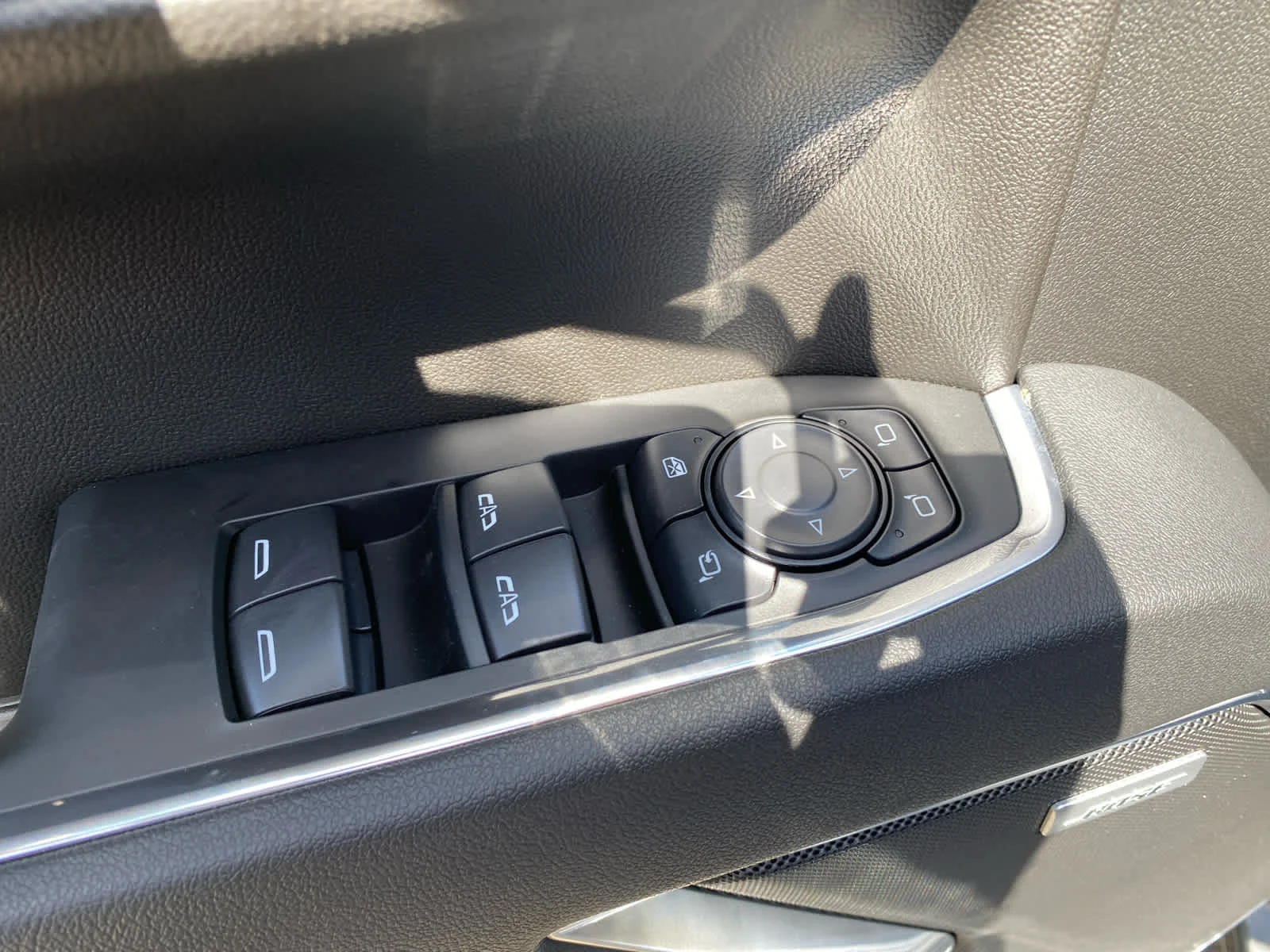 New 2026 Onyx Black GMC SLT image 8
