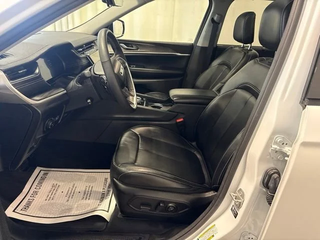 Used 2024 White Jeep Limited 4x4 image 12
