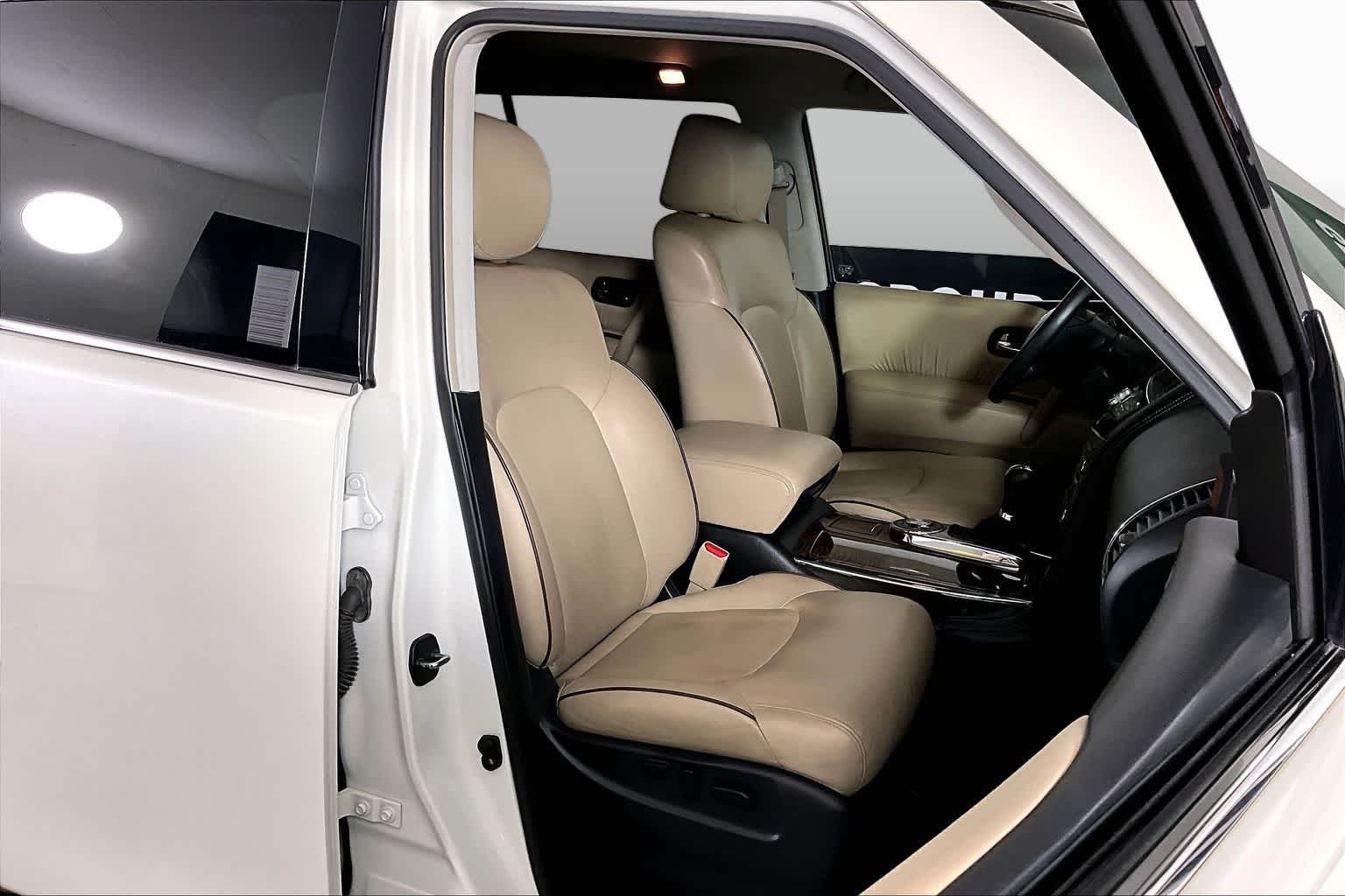 Used 2017 Pearl White Nissan Platinum image 9