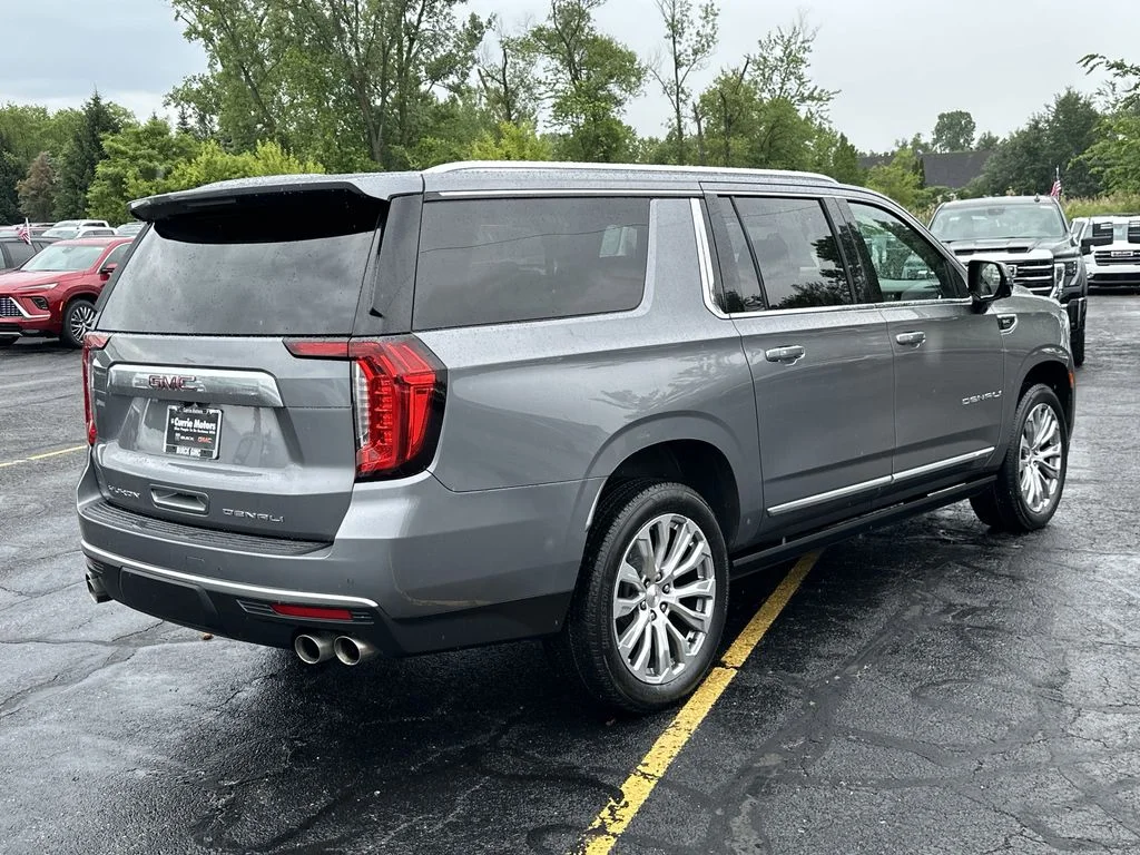 Used 2022 Gray GMC Denali image 8