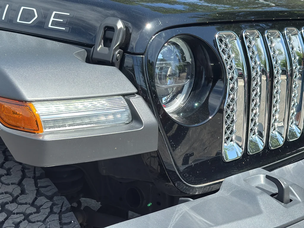 Used 2023 Black Jeep High Tide image 26