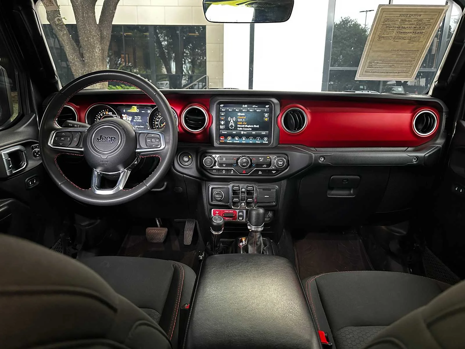 Used 2023  Jeep Rubicon image 15