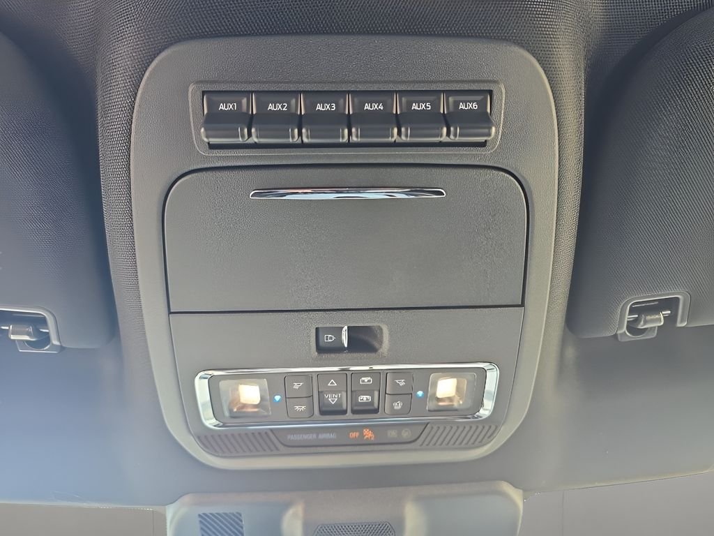 New 2025 Agate Black Metallic Ford Tremor® image 33