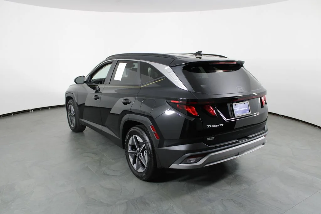 Used 2026 Black Hyundai SEL image 4
