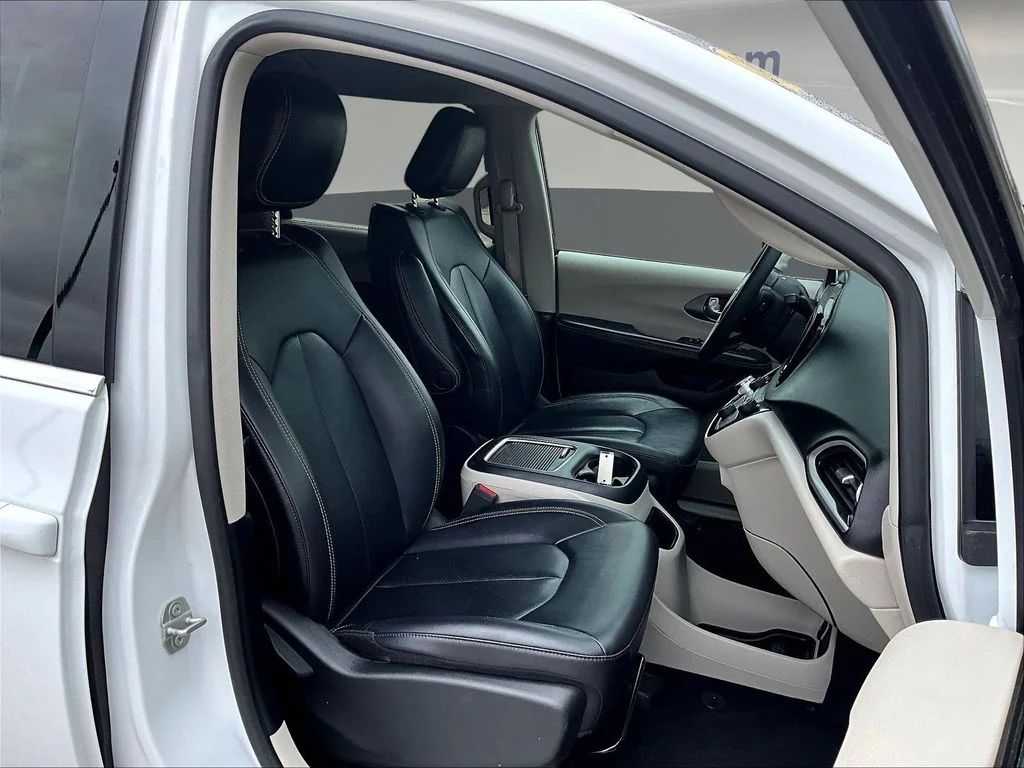 Certified Used 2024 White Chrysler Touring L image 33