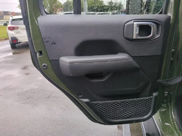 Used 2021 Green Jeep Rubicon image 28