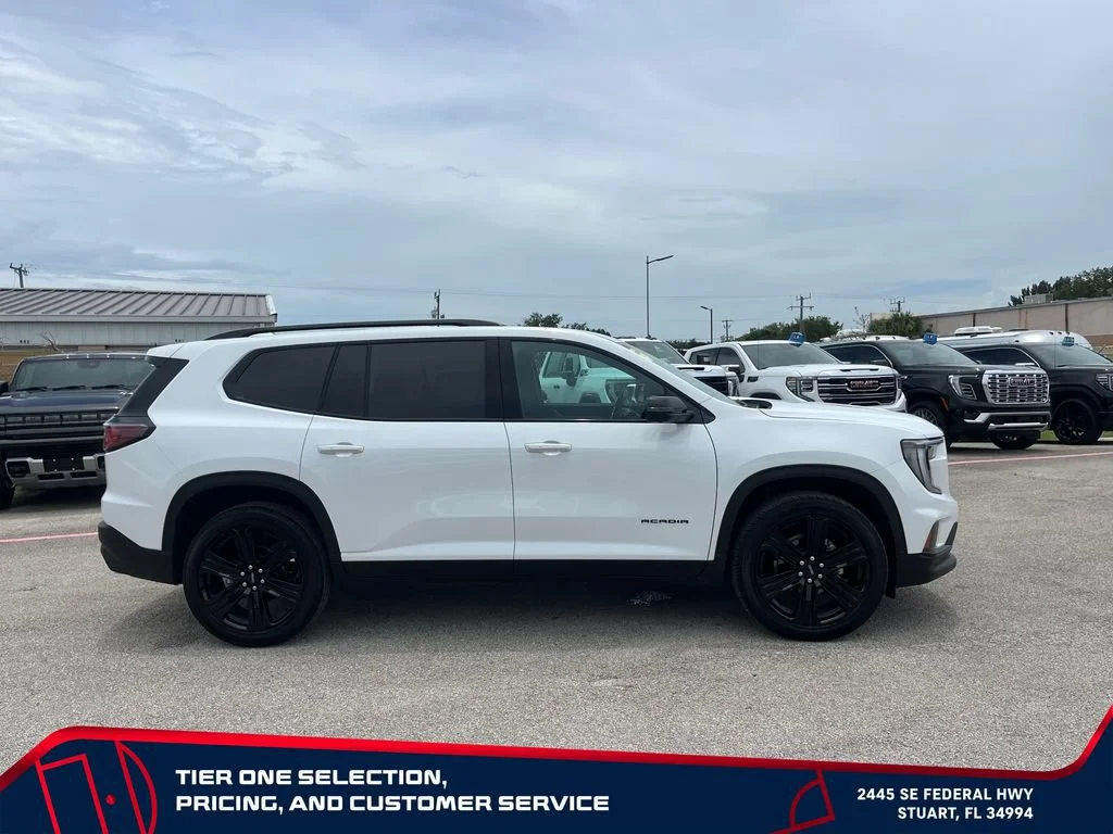 New 2026 Summit White GMC Elevation image 9