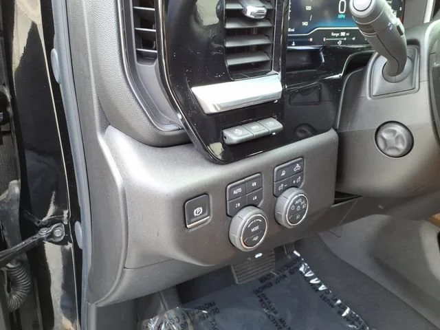 Used 2025 Black Chevrolet High Country image 18