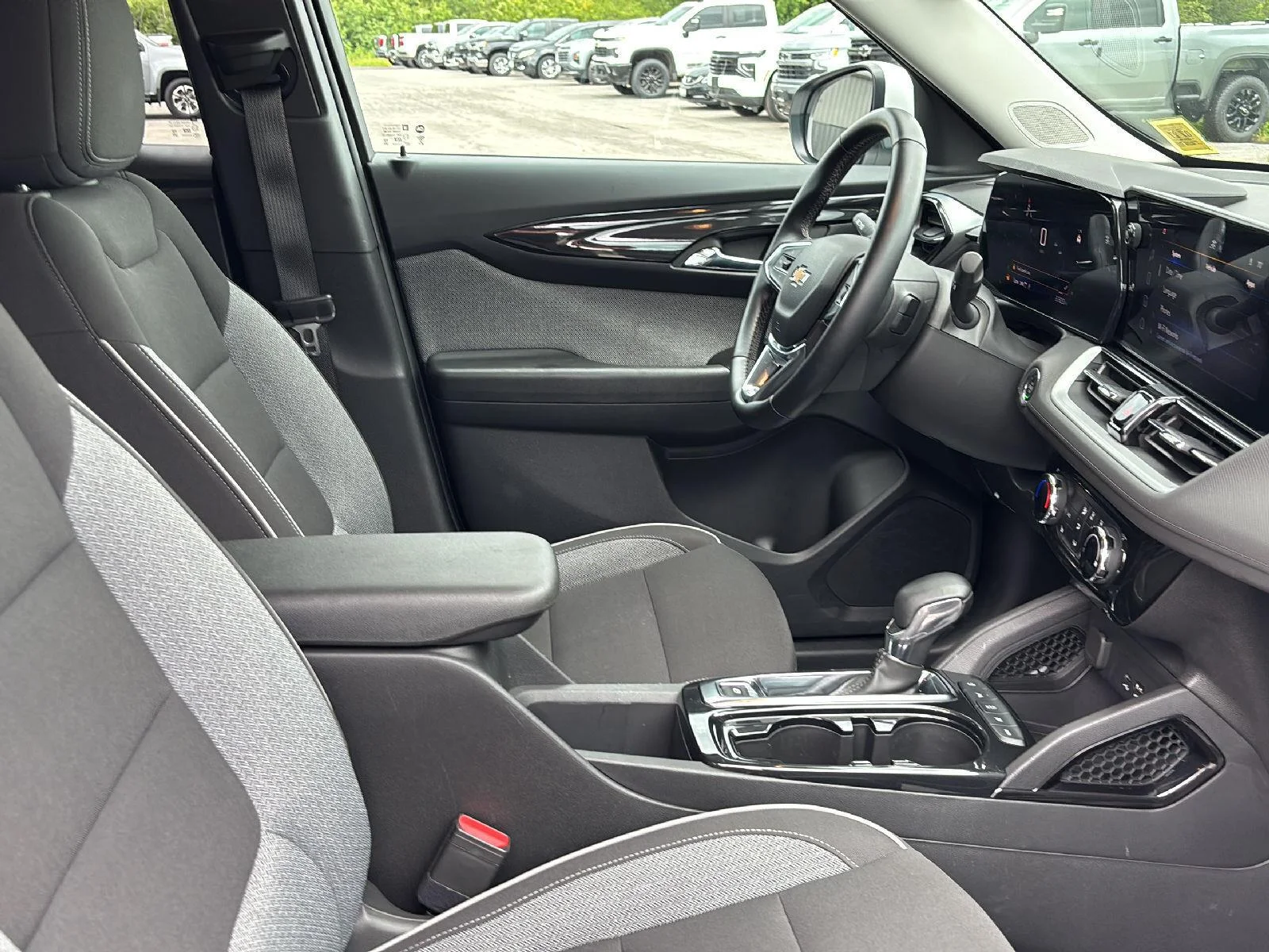 Used 2024 Iridescent Pearl Tricoat Chevrolet LT image 20