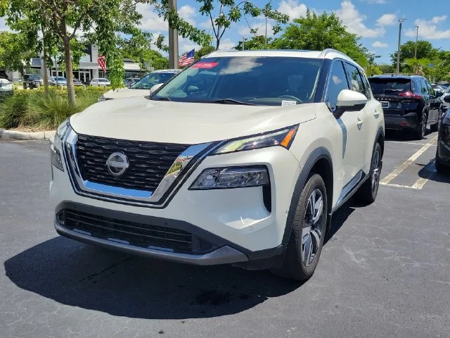 Certified Used 2023 White Nissan SL image 31