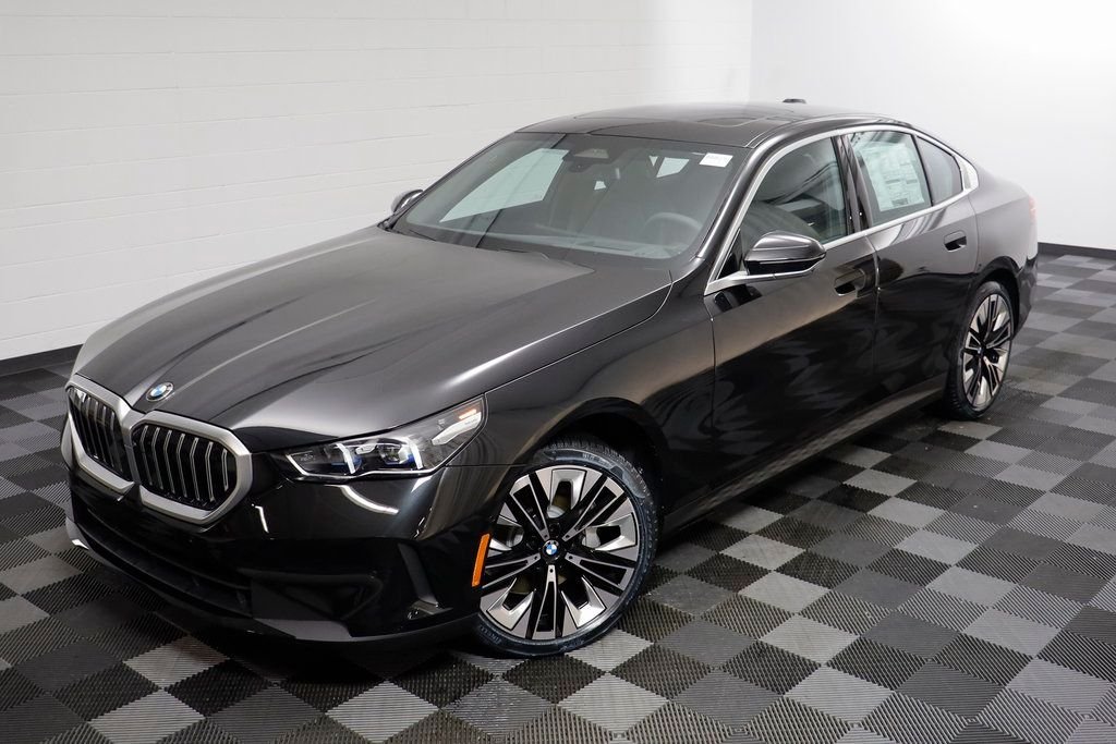 New 2026 Black Sapphire Metallic BMW 530i xDrive image 2