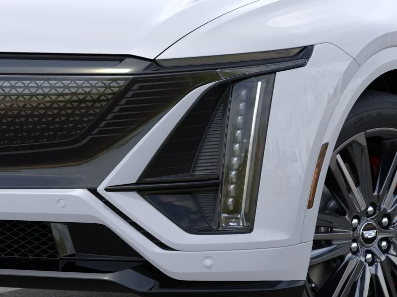 New 2027 Vibrant White Tricoat Cadillac LYRIQ-V Premium image 35