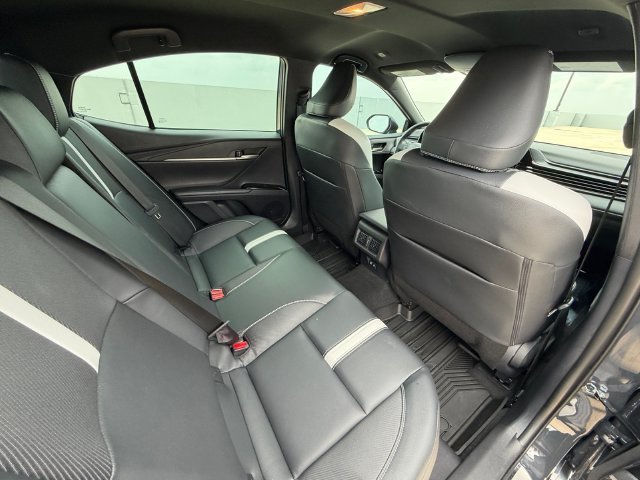 Used 2026  Toyota SE image 17