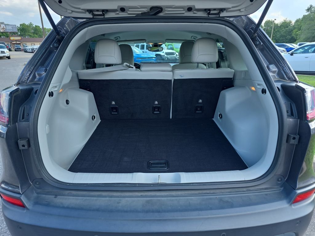 Used 2020 Gray Jeep Latitude Plus image 28
