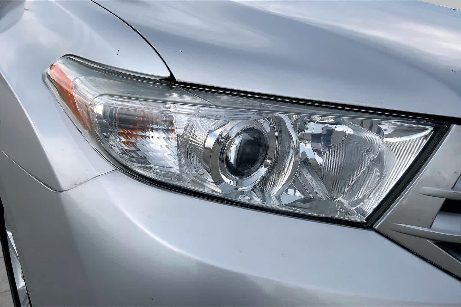Used 2013 Classic Silver Metallic Toyota Plus image 26