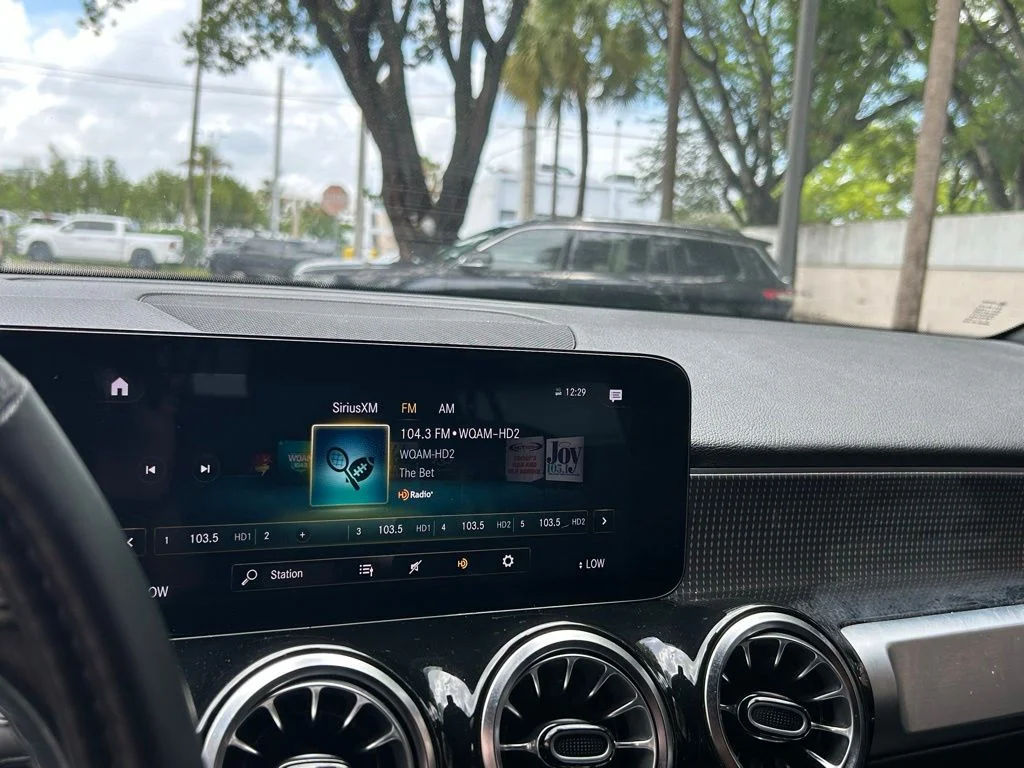 Used 2022  Mercedes-Benz GLB 250 image 23