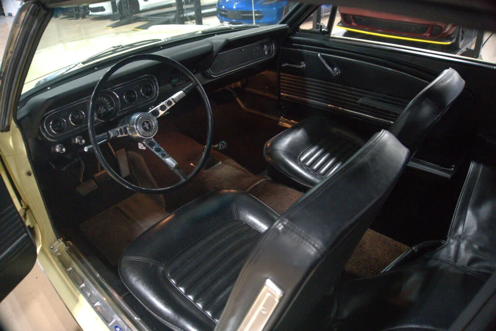 Used 1966 Yellow Ford  image 36