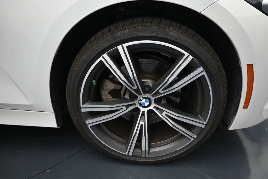 2023 BMW 3 Series 330i - Photo 16