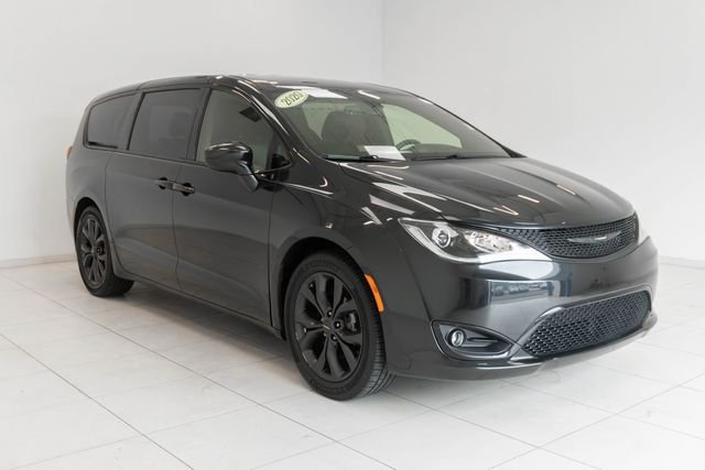 Used 2020 Black Chrysler Touring image 7