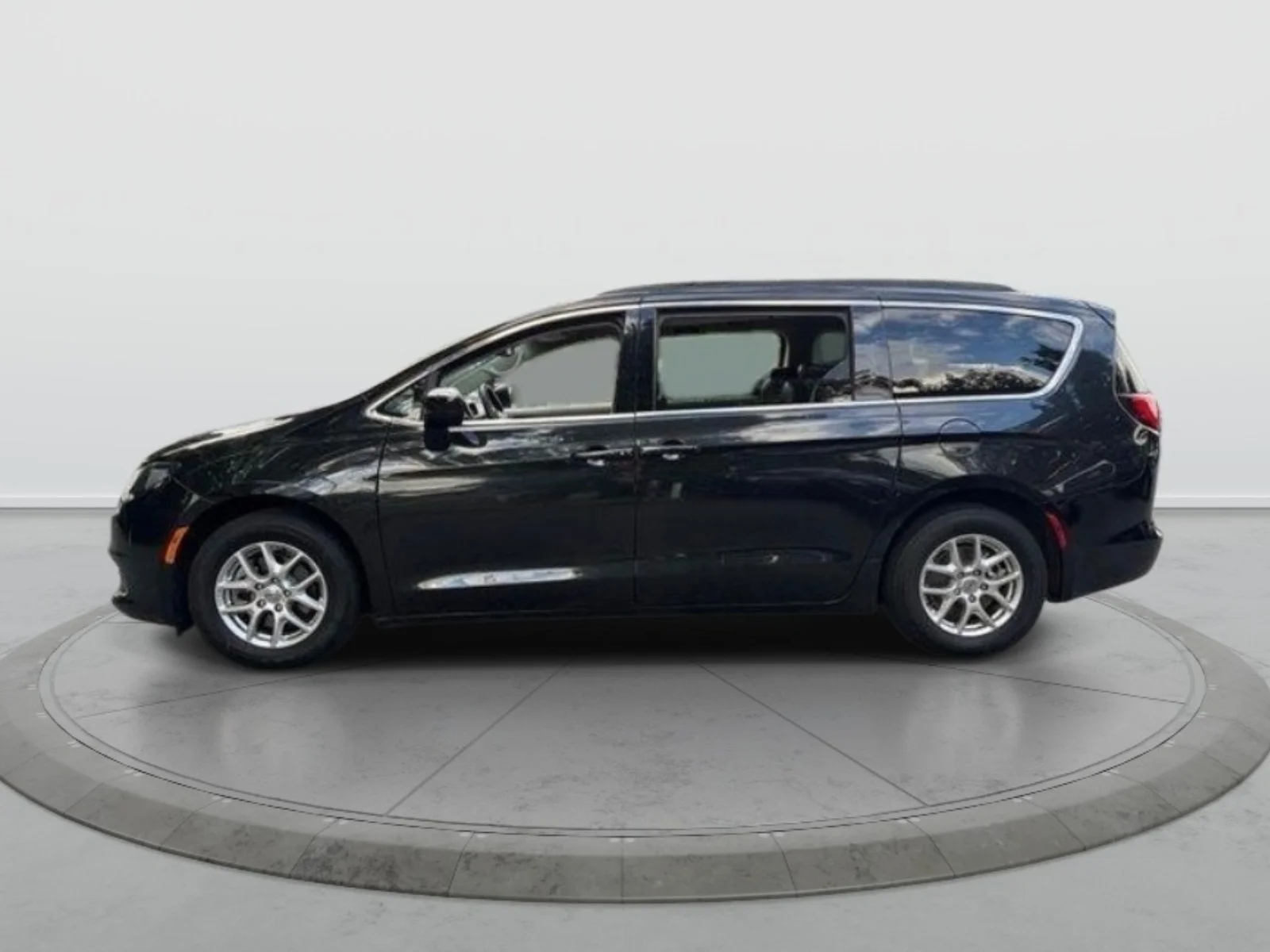 Used 2021 Black Chrysler LXI image 5