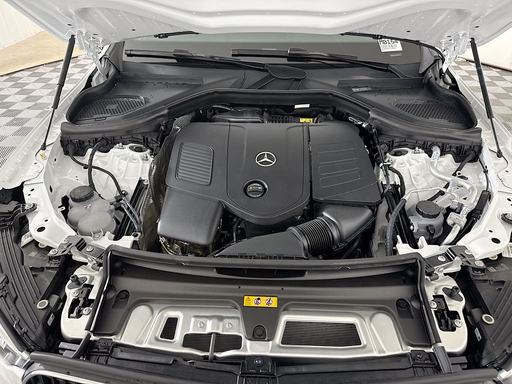 New 2026 MANUFAKTUR Moonlight White Metallic Mercedes-Benz GLC 300 image 31